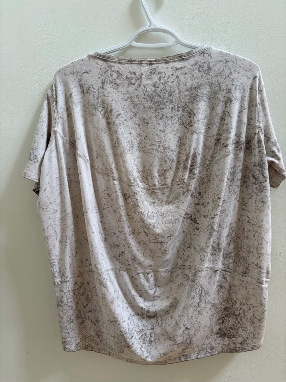 Lululemon Back In Action Tee - Picture 5 of 6